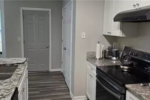 1314 Hollenbeck Ln, Riverdale, GA 30296 - Photo 10