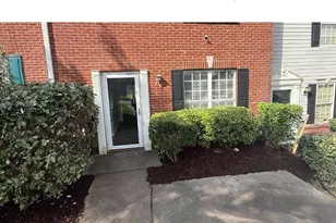 1314 Hollenbeck Ln, Riverdale, GA 30296 - Photo 2