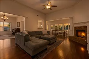 6204 Cove Creek Dr, Flowery Branch, GA 30542 - Photo 4