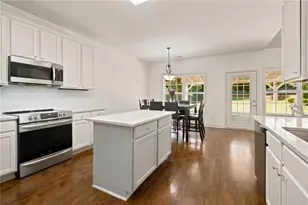 6204 Cove Creek Dr, Flowery Branch, GA 30542 - Photo 32