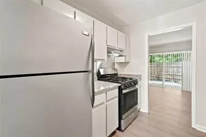 1807 Ashborough Circle SE #E, Marietta, GA 30067 - Photo 10