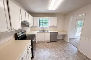 2021 Raymonds Dr, Loganville, GA 30052 - Photo 8