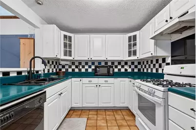 4375 Mill Court, Duluth, GA 30096 - Photo 14