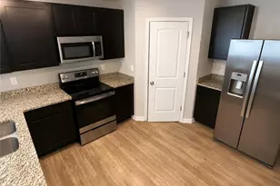 200 Woodlands Dr, Jackson, GA 30233 - Photo 4