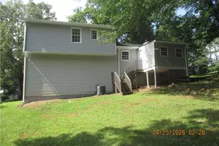 77 Hollyberry Dr, Dallas, GA 30157 - Photo 2