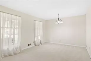 708 Rollingwood Dr, Stone Mountain, GA 30087 - Photo 6