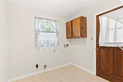 708 Rollingwood Drive, Stone Mountain, GA 30087 - Photo 16