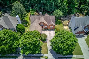 2515 Chandler Grove Dr, Buford, GA 30519 - Photo 2