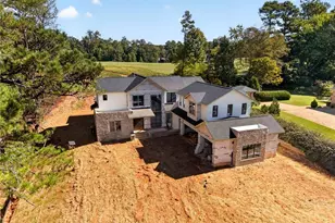 608 E Lake Dr, Gainesville, GA 30506 - Photo 2