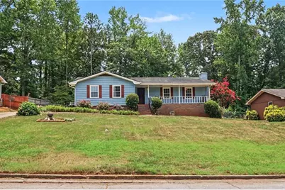 5385 Rockmoor Drive, Stone Mountain, GA 30088 - Photo 4