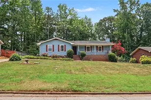 5385 Rockmoor Dr, Stone Mountain, GA 30088 - Photo 4