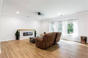 190 Cornerstone Cir, Woodstock, GA 30188 - Photo 4