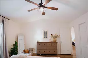 1040 Hillary Ln, Lawrenceville, GA 30043 - Photo 20