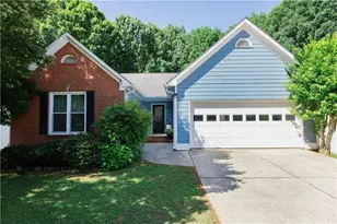 1040 Hillary Ln, Lawrenceville, GA 30043 - Photo 2