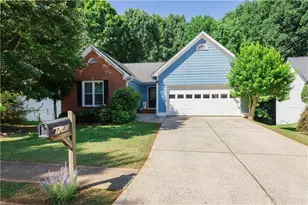 1040 Hillary Ln, Lawrenceville, GA 30043 - Photo 2