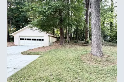 645 Dorsey Circle SW, Lilburn, GA 30047 - Photo 6