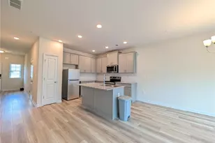 1354 Willow Brk Cir, Jonesboro, GA 30238 - Photo 4