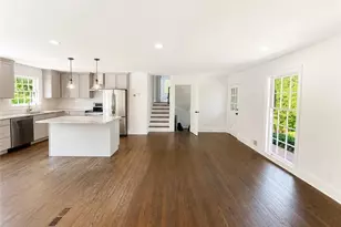 4586 Peachtree Dunwoody Rd, Atlanta, GA 30342 - Photo 4