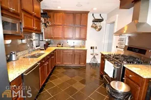 1079 Monroe Dr NE, Atlanta, GA 30306 - Photo 14