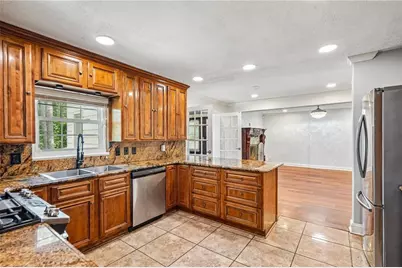 2615 Skyline Drive, Atlanta, GA 30337 - Photo 6