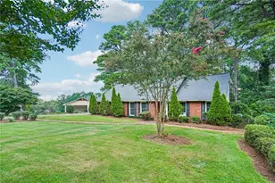 2615 Skyline Dr, Atlanta, GA 30337 - Photo 2
