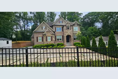 2110 E Roxboro Road NE, Atlanta, GA 30324 - Photo 2