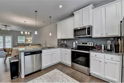 2719 Hedgeway Circle, Kennesaw, GA 30144 - Photo 14