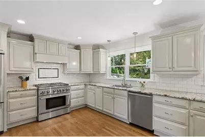 2559 Sharondale Drive NE, Atlanta, GA 30305 - Photo 16