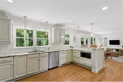 2559 Sharondale Drive NE, Atlanta, GA 30305 - Photo 18