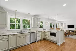 2559 Sharondale Dr NE, Atlanta, GA 30305 - Photo 18