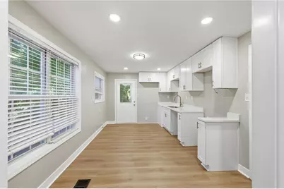 311 Henry Aaron Avenue SW, Atlanta, GA 30310 - Photo 16