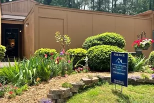 831 Lake Hollow Blvd SW, Marietta, GA 30064 - Photo 2