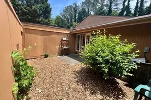 831 Lake Hollow Blvd SW, Marietta, GA 30064 - Photo 20