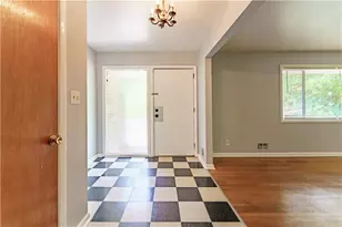 3499 Creekview Cir, Stone Mountain, GA 30083 - Photo 6