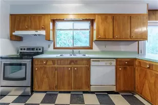 3499 Creekview Cir, Stone Mountain, GA 30083 - Photo 10