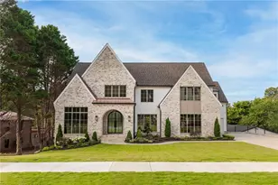 228 Thomas Cir, Roswell, GA 30075 - Photo 1