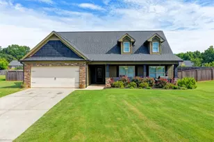 82 Lake Point Ct, Jefferson, GA 30549 - Photo 2