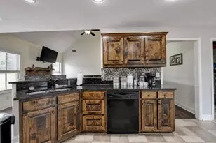82 Lake Point Ct, Jefferson, GA 30549 - Photo 14