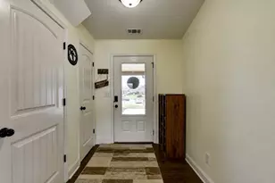 82 Lake Point Ct, Jefferson, GA 30549 - Photo 6