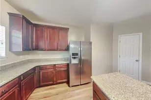 618 Maltese Dr, Atlanta, GA 30349 - Photo 6