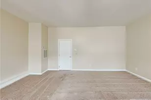 618 Maltese Dr, Atlanta, GA 30349 - Photo 4