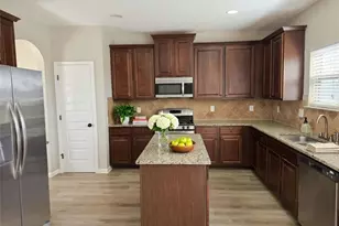 3639 Lake End Dr, Loganville, GA 30052 - Photo 4