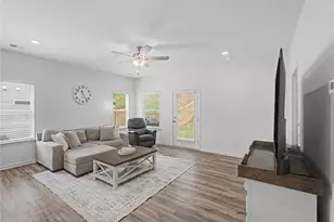 103 Sycamore Ln, Calhoun, GA 30701 - Photo 2
