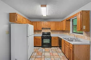 380 N Victoria Rd, Woodstock, GA 30189 - Photo 18