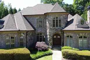 841 Camden Park Ct NE, Atlanta, GA 30342 - Photo 2