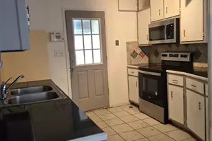 1761 Kristi Dr, Lawrenceville, GA 30043 - Photo 4