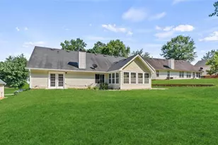 340 Windsor Brook Ln, Lawrenceville, GA 30045 - Photo 2
