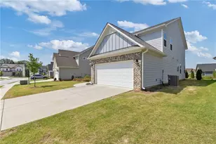 604 Redfish Wy, Hoschton, GA 30548 - Photo 2