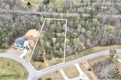 240 Woodmont Drive, Cornelia, GA 30531 - Photo 4