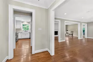 2070 Clay Dr NE, Sandy Springs, GA 30350 - Photo 12